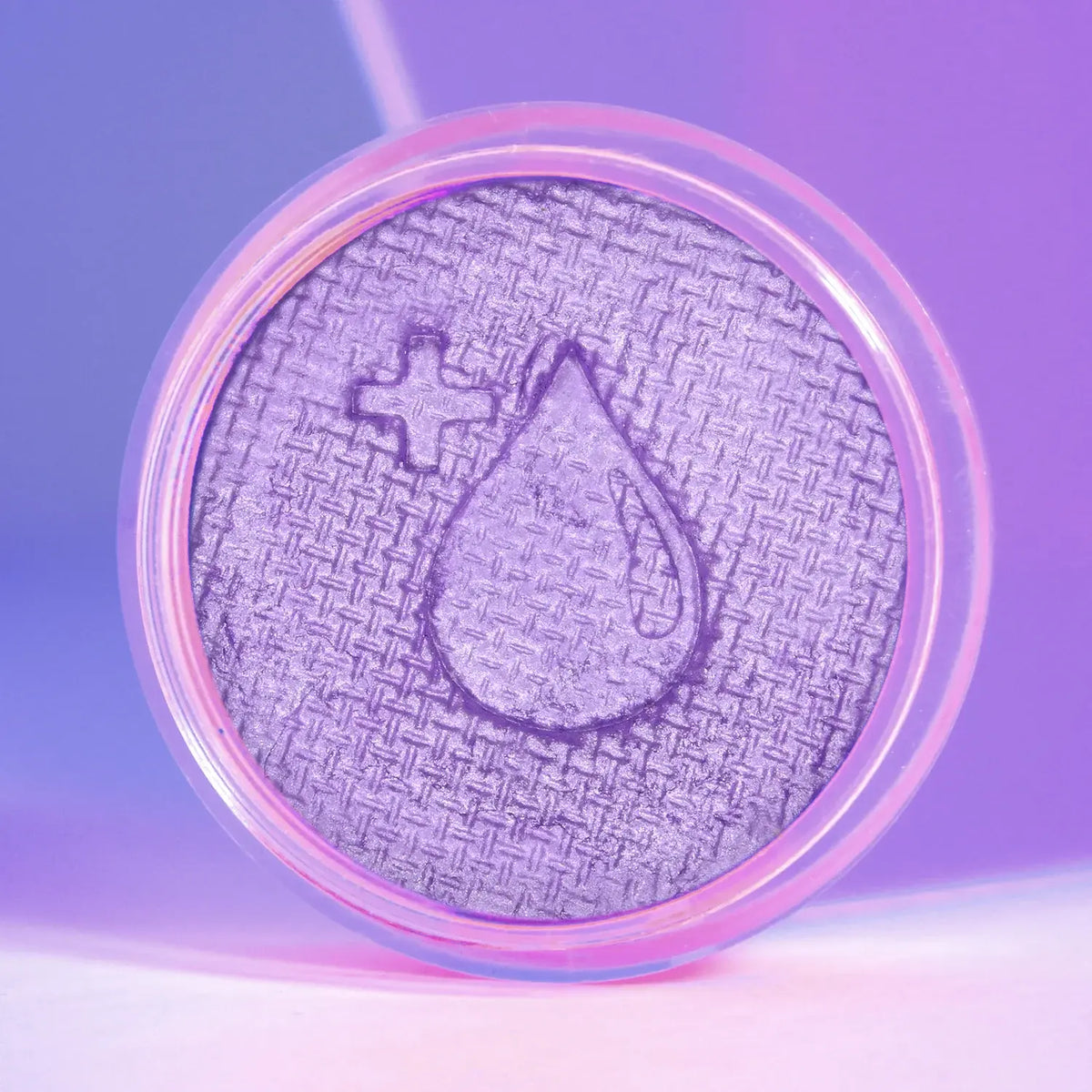 Metallic lilac eyeliner for rave makeup