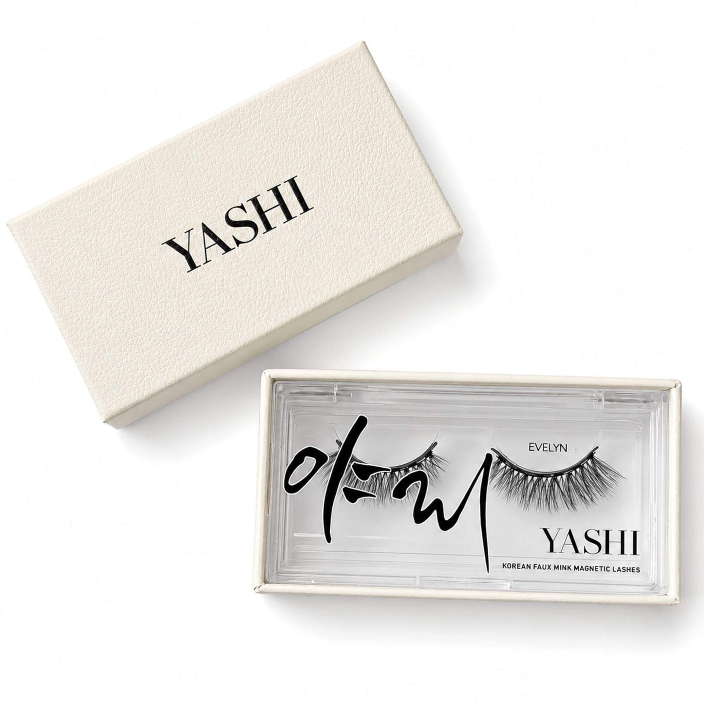 Easy to apply Evelyn magnetic lashes