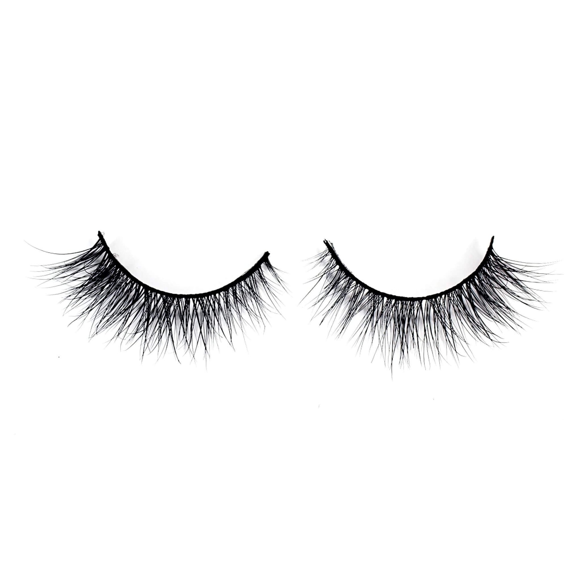 Very natural false eyelashes in Blushing Belle